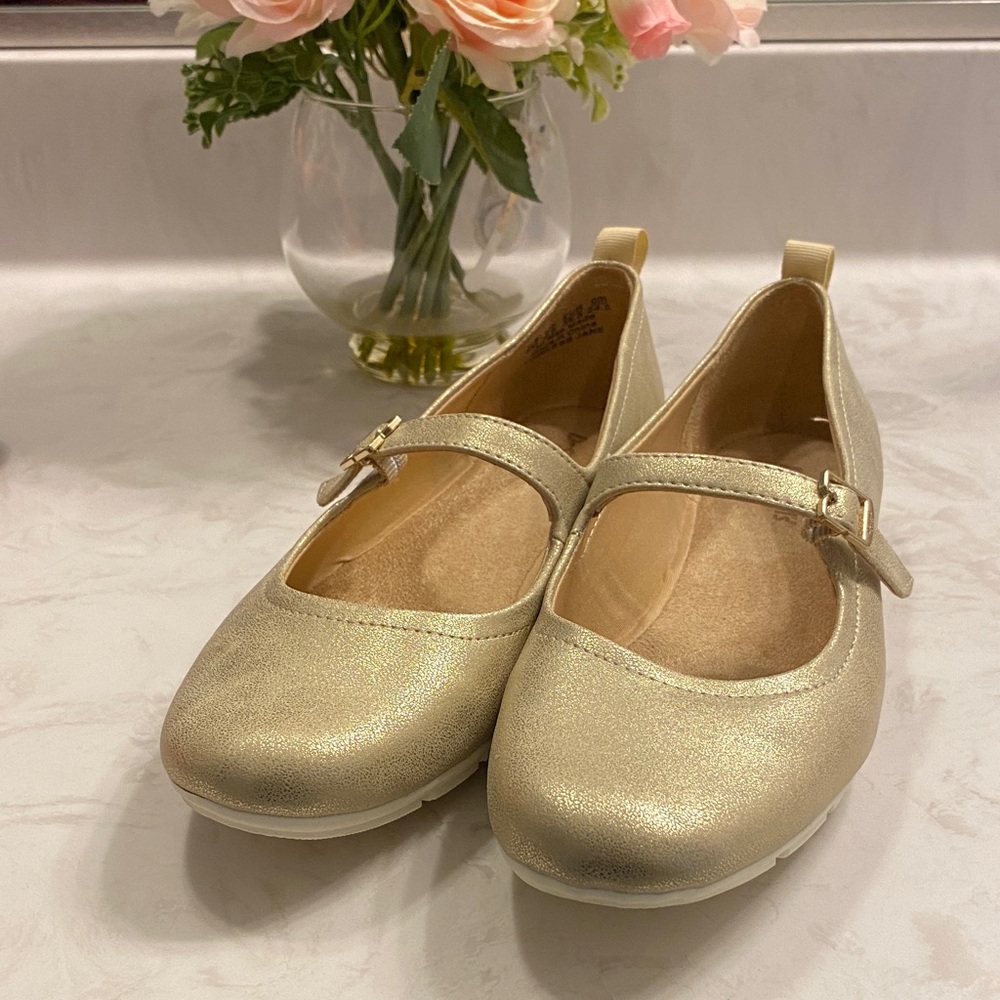 Dr. Scholl’s Gold Mary Jane Shoe